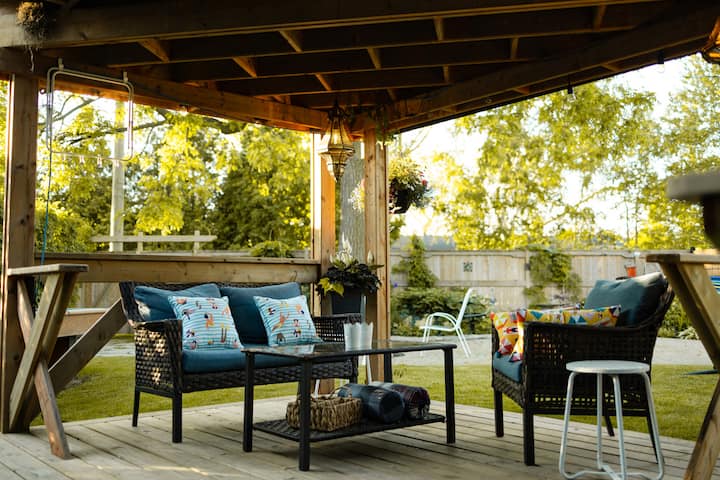 By The Lake Studio Space W/ Gardens & Hot Tub/pool - Ontario