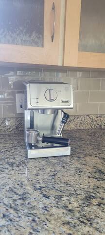 Modern five-bedroom home in a quiet neighborhood gallery image 5