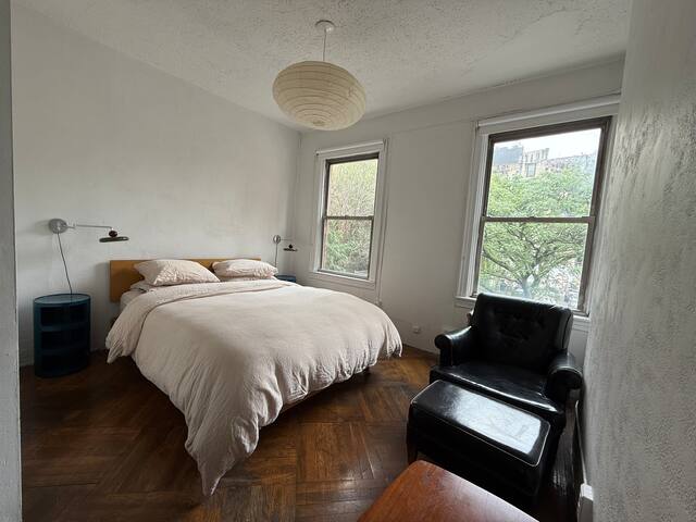 Beautiful Two Bedroom with Private Patio gallery image 3
