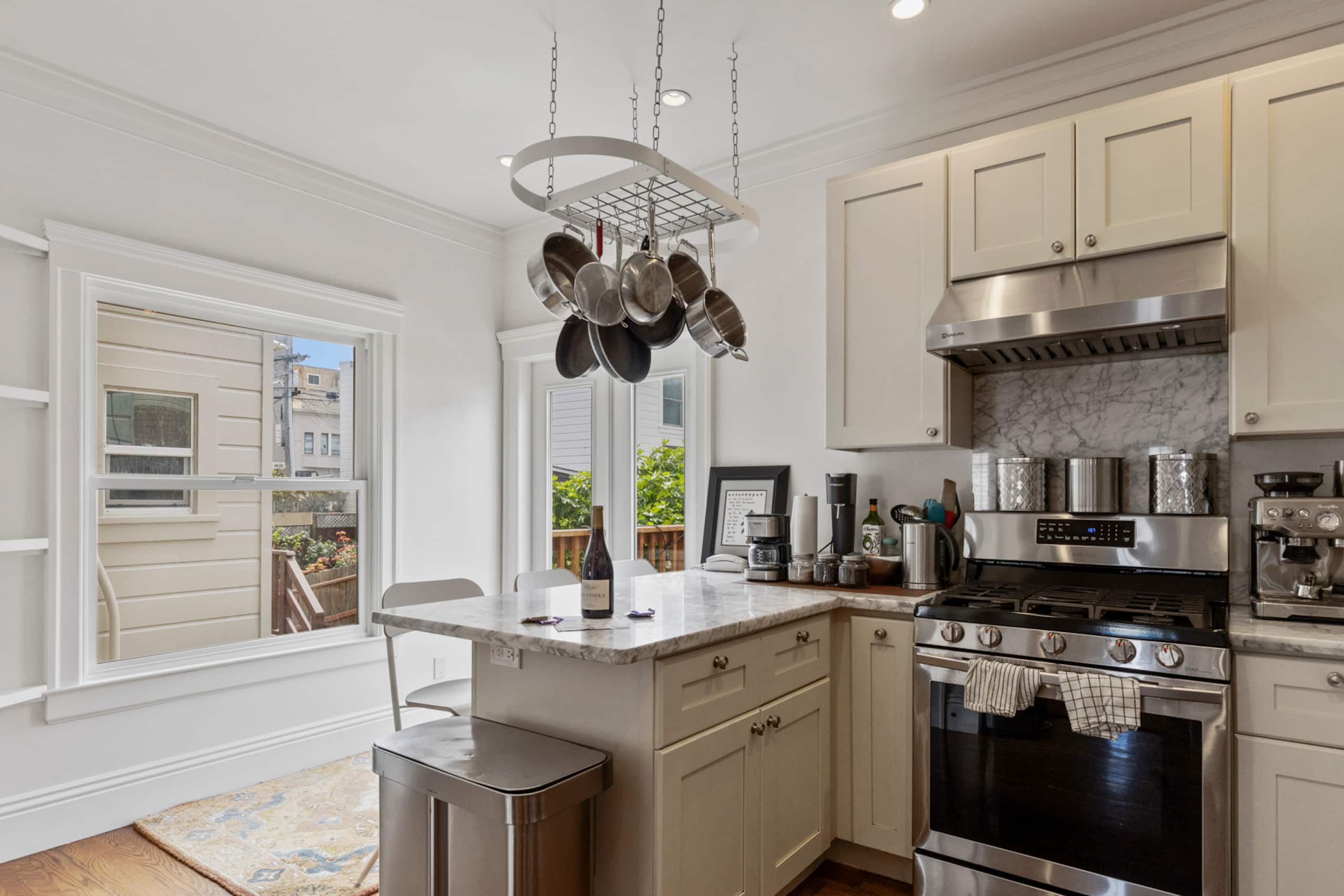 Home in San Francisco · ★4.93 · 3 bedrooms · 4 beds · 2.5 baths - Image 44