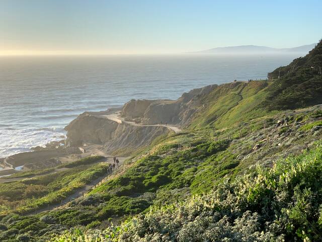 Spacious SF Haven: Cozy Bedrooms & Modern Kitchen gallery image 5