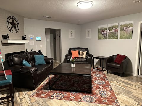 Top performing Airbnb: Family & Pet-Friendly Retreat w/Yard in Quiet Area in Euless
