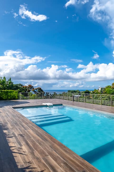 Maraea Deluxe Apt – 2BR + 2BA, Pool, Near Airport