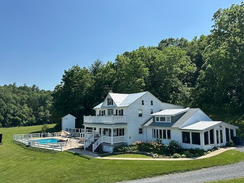 Shadow Ridge Farm & Retreat, Pool, Pond, Sleeps 26