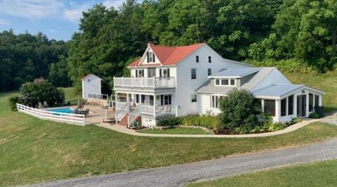 Shadow Ridge Farm & Retreat, Pool, Pond, Sleeps 26