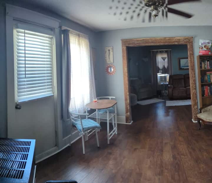 1895 Charm - Grand Haven, MI
