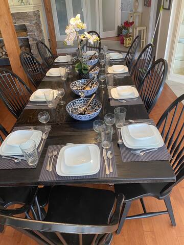 Fredericton Gatherings 4 Bedrm sleeps 8 3000 SqFt gallery image 3