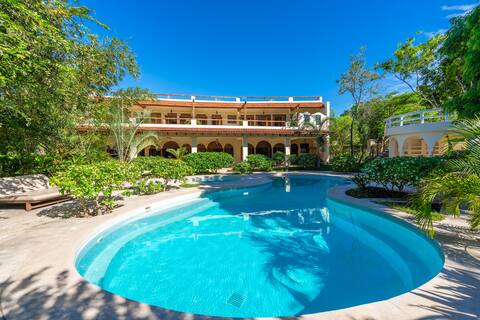 Spectacular Manola House – Beach 2 Min Walk