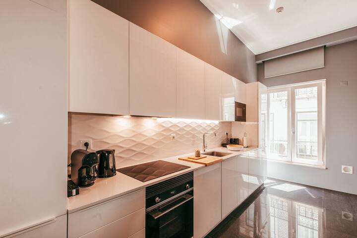 Elegant & Sophisticated Campo Ourique by GT House gallery image 3