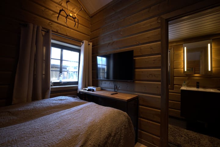 TV with access to streaming services, Wifi and access to your own toilet and washing machine. 