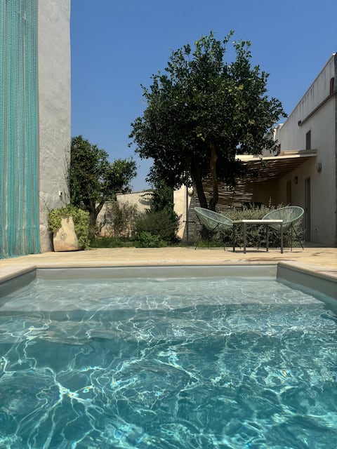 Charming Refuge with garden and pool