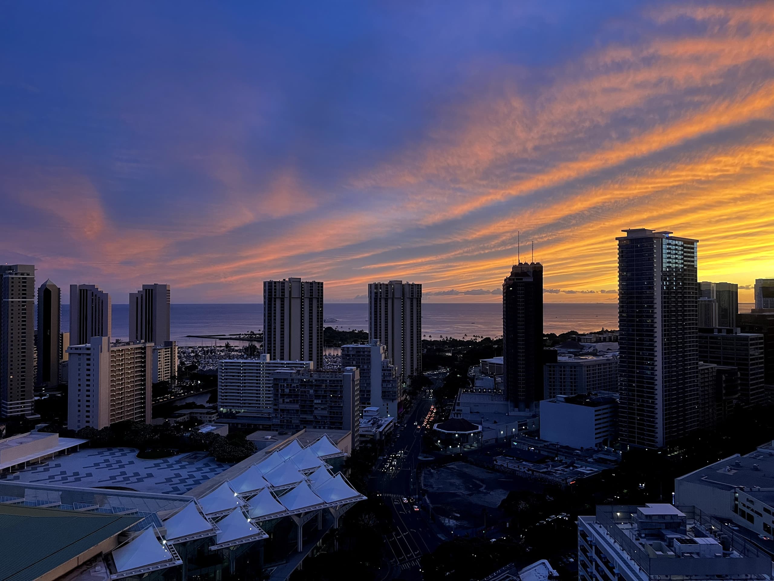 Condo in Honolulu · ★4.81 · Studio · 2 beds · 1 private bath - Image 80
