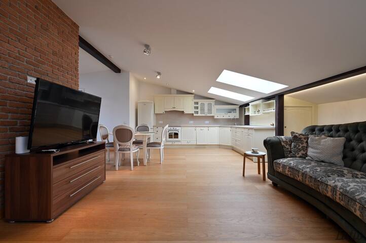 Luxury 4 bedroom apartment with terrace gallery image 4