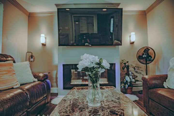 [4-br/sleeps 12] Family & Friends Home - Indiana - New Haven, IN
