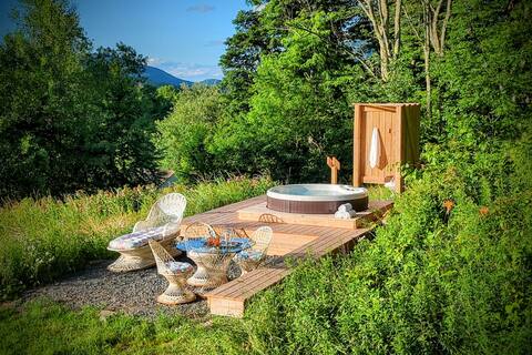 Peaceful Designer Farmhouse~Hot Tub~Sunset Porch