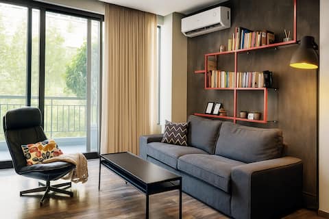 Popular Airbnb listing: Beautiful Loft in Athens in ΚΕΡΑΜΕΙΚΟΣ