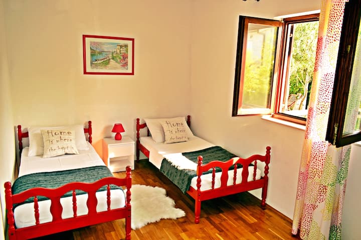 საძინებელი 2