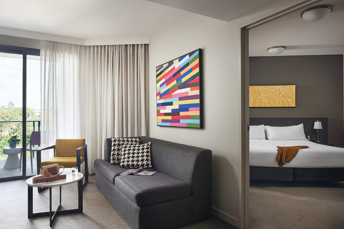 Popular One Bedroom Apartment with Balcony & Pool