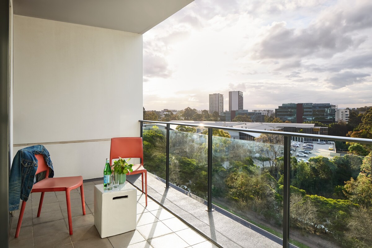 Popular One Bedroom Apartment with Balcony & Pool
