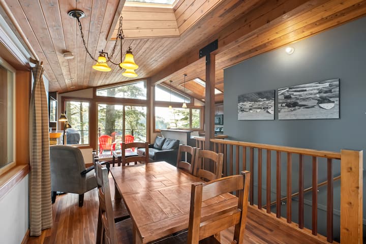 2 Bedroom Ocean Front - The Nest - The Cabins® - Ucluelet