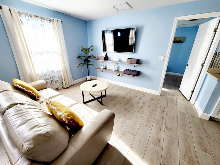 Relaxing Beach Home Only 3 Miles From Beach! - Fort Pierce, FL