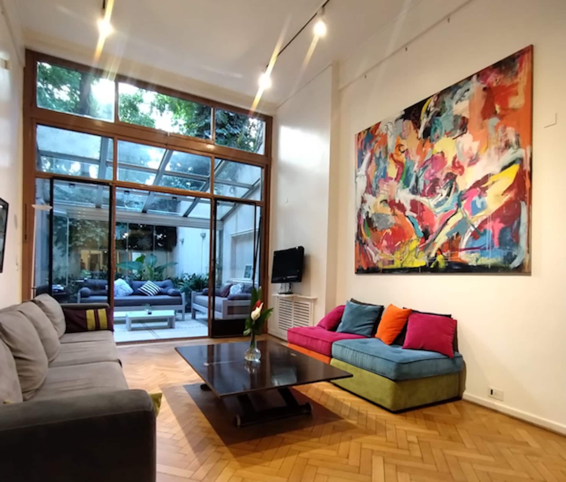 Apartamento de três quartos no térreo em Retiro
