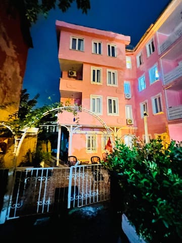 3 bedroom apartment ground floor