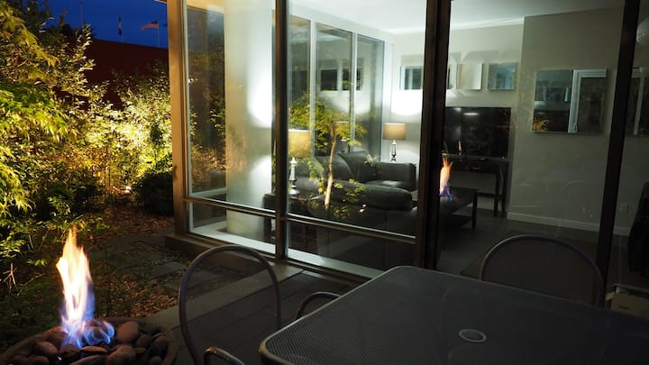 Waterfalls Hotel Private Garden Patio - Victoria