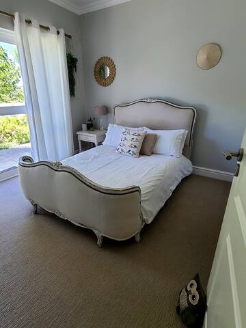 Secure, easy-living townhouse with pool and views gallery image 5