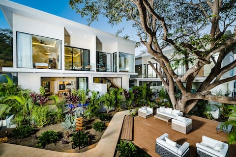 Maitri 8 BR | 12 BA | 4 Private Pools Villa