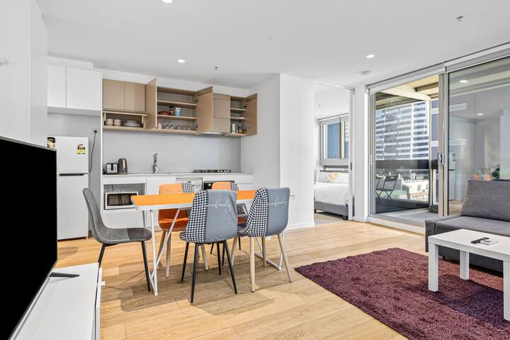 18-Spacious Apartment with Stunning Views