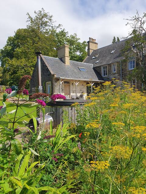 Coillemore House: luxury lodge with hot tub, sauna