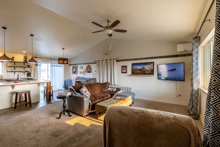 Affordable Master Bedroom With Bath, Great Views - Hamilton, MT