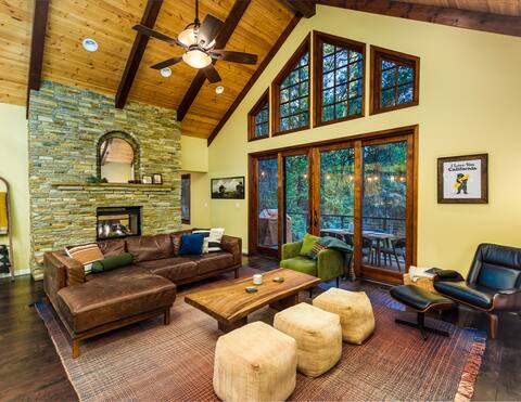 Luxury Forest Cabin *Game Room *Chef’s Kitchen