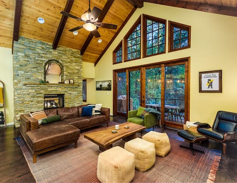 Luxury Forest Cabin *Game Room *Chef’s Kitchen