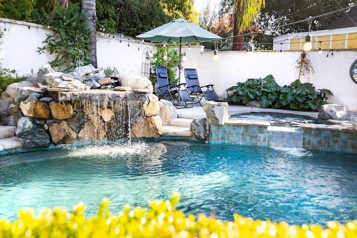 Modern Oasis, Private, Spa, Pool, Pets, Shop,Hike