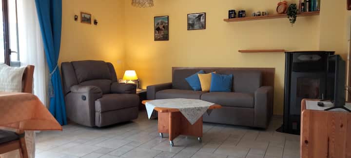 Дневна соба со двоен кауч на спуштање