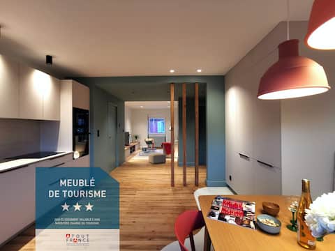 "Between Town and Vines" Gite classified * * *