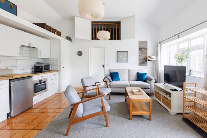 Pear Store : Indoor Pool, Tennis Court :Goodwood - South Downs