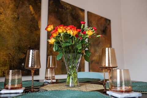 Popular Airbnb listing: Lovely 2 Bed Duplex - Free Parking in Clifton Without