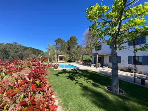Beautiful Bastide with pool and independent studio