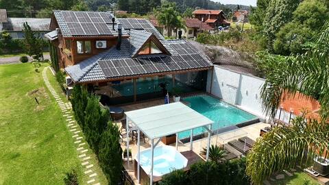 Chalet in Rio Dos Cedros Heated Pool and Jacuzzi