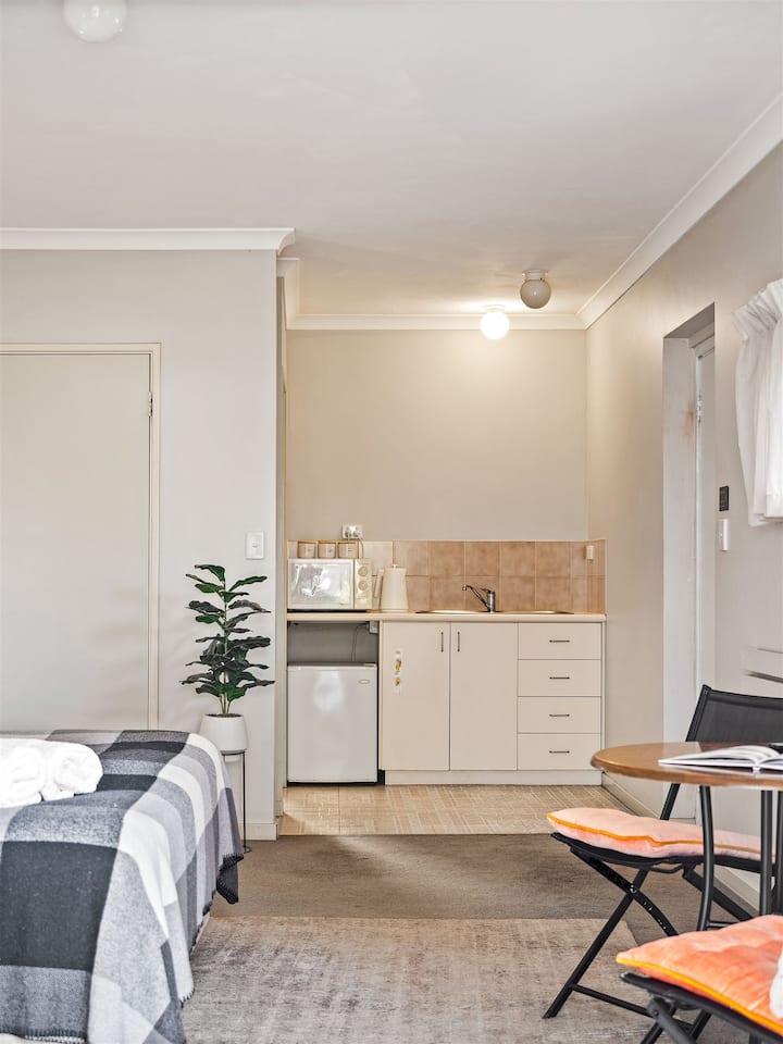 Bette Central Studio Apartment Right In Town - Margaret River