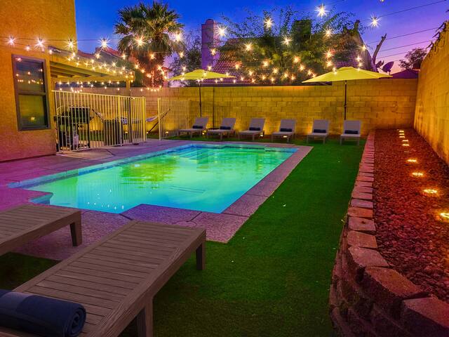 Diamond Class Luxy Villa with FREE Heated Pool gallery image 2