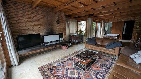 Heart House - Family Home in Aalst