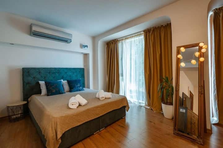 Cozy Studio With French Windows - Plovdiv