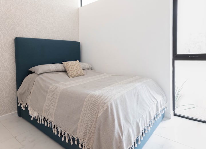 Ეს საძინებელი ძირითად დონეზეა.  