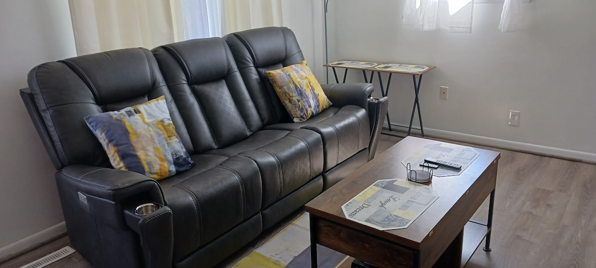 โซฟาปรับนอนในห้องนั่งเล่น