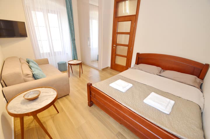 Central Apartment In Kotor Old Town - Kotor