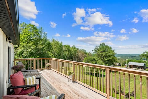 Family Fun: Games, Hot Tub, Campfires, Views!